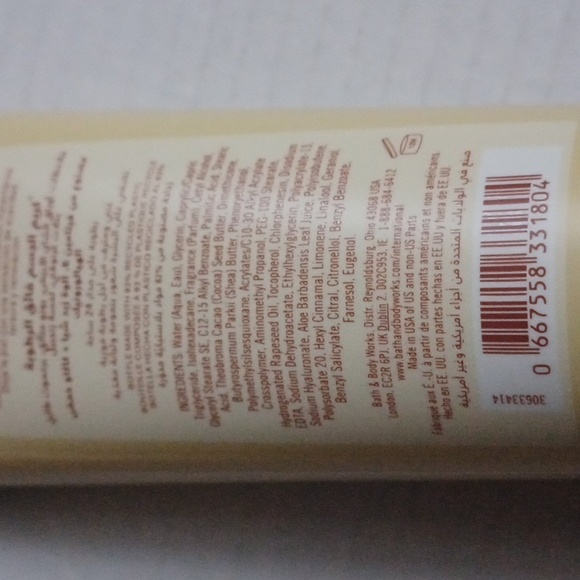 4/$60 New "White Tea & Ginger" Body Cream & Shower Gel Set -2 Bottles (1 Sealed) - Picture 9 of 10